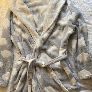 Ardene Fluffy Gray and White Robe